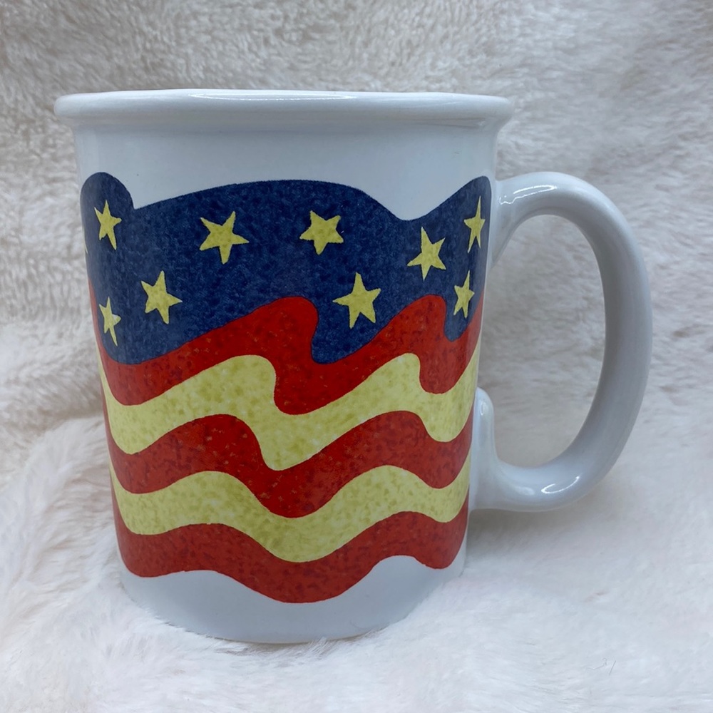 American Flag 16 Oz Coffee Mug, Hartstone.  Red/White/Blue